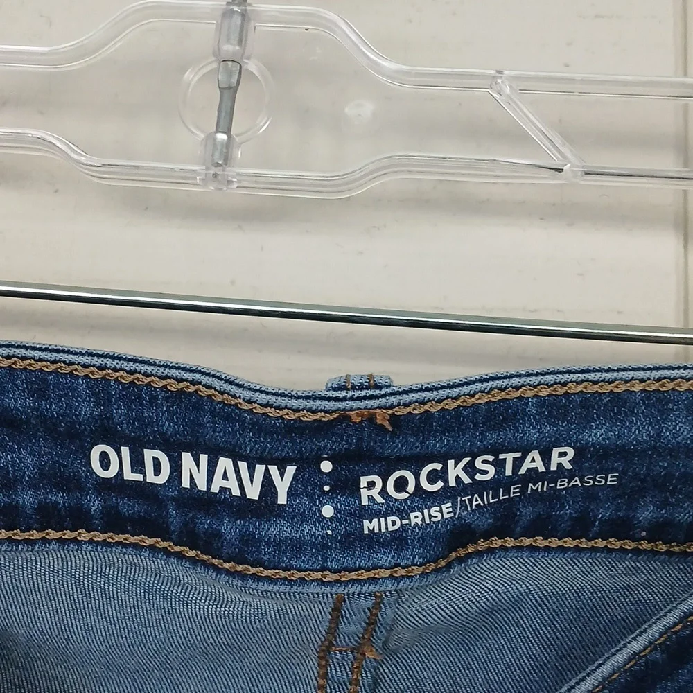 Old Navy Mid Rise Rockstar Skinny Jeans With Light Distress Size 16 Short